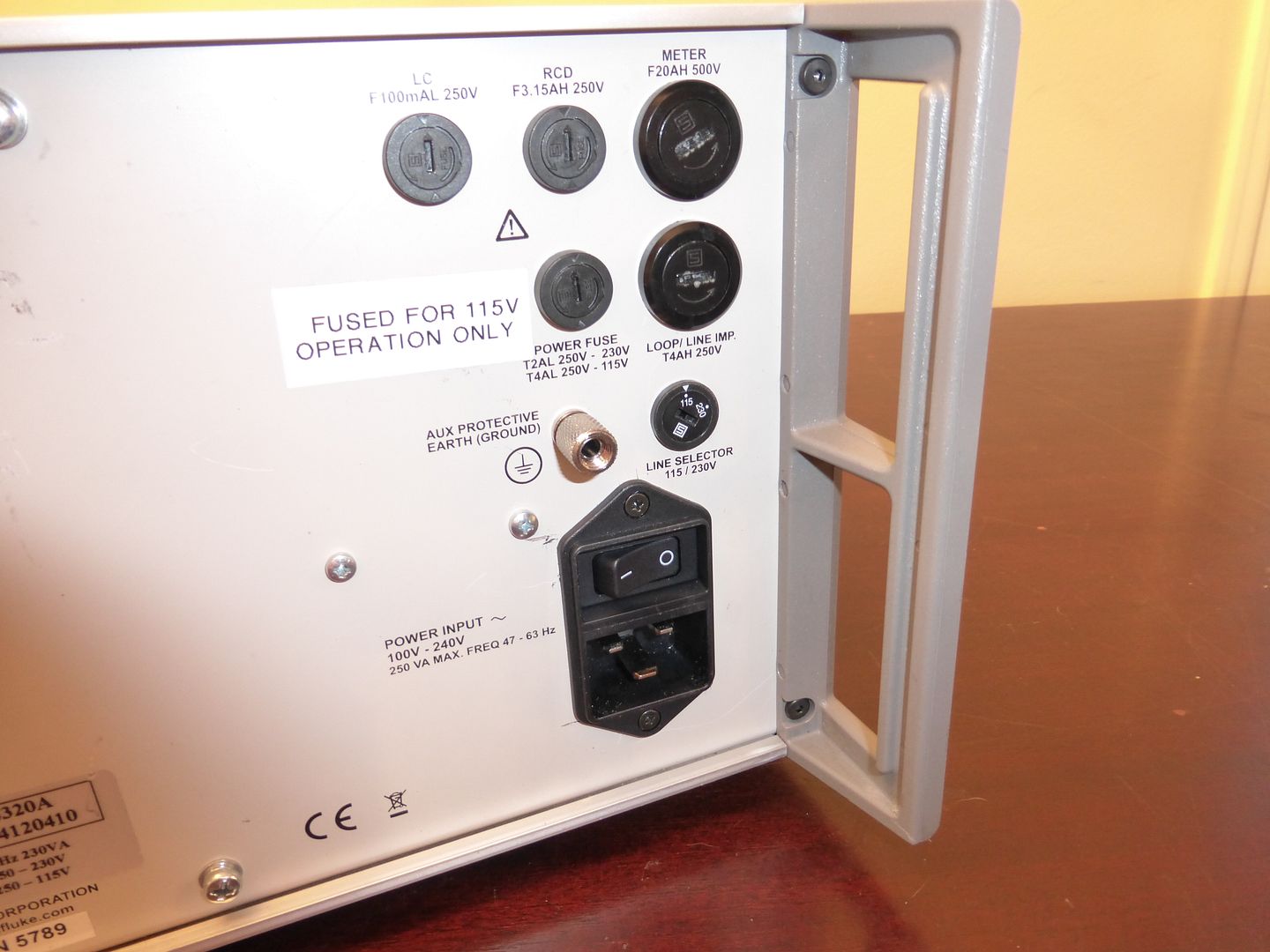 Fluke 5320A Multifunction Electrical Tester Calibrator with MFG